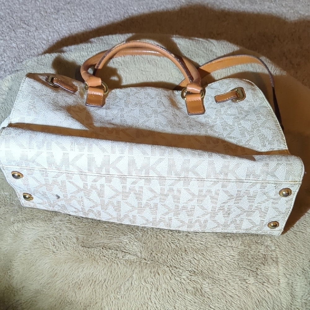 Michael Kors Cream and Tan Satchel - Picture 5 of 15